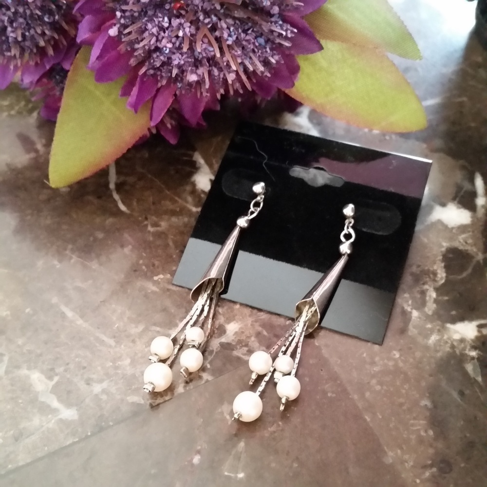 Silver & Pearl Dangle Earrings